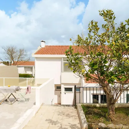 House - 5br - Sleeps 10 Near Lisbon & Cascais Casa vacanze